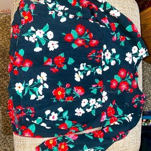 2t girl blouse, 3 buttons on back. No stains, good condition $10